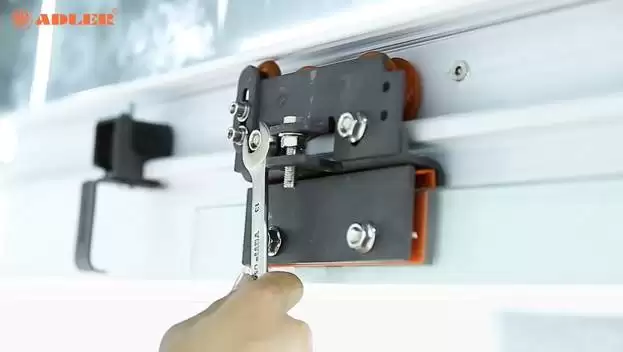 5 LƯU Ý KHI LẮP ĐẶT PHỤ KIỆN CỬA RAY LÙA