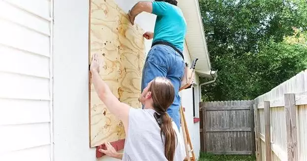 5 CÁCH BẢO VỆ CỬA KÍNH KHI CÓ BÃO HIỆU QUẢ NHẤT