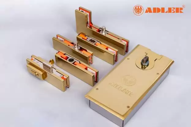 CỬA ĐẸP NHÀ SANG CÙNG PHỤ KIỆN THẨM THẤU TITAN GƯƠNG VÀNG ADLER