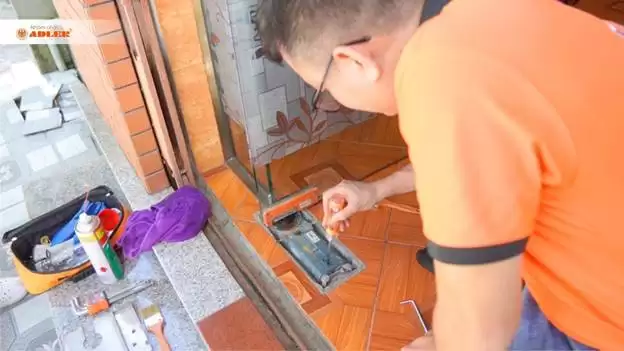 HƯỚNG DẪN 6 BƯỚC BẢO DƯỠNG BỘ CỬA KÍNH THỦY LỰC ADLER ĐÚNG CÁCH