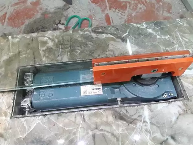 KHOÉT HỐ CHÍNH XÁC – BẢN LỀ VỮNG CHẮC