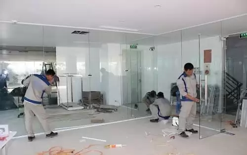 CÁCH THÁO CỬA KÍNH THỦY LỰC AN TOÀN