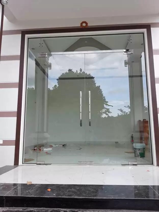 CHIỀU CAO CỬA KÍNH CƯỜNG LỰC LÀ BAO NHIÊU THÌ BỀN VÀ ĐẸP NHẤT?