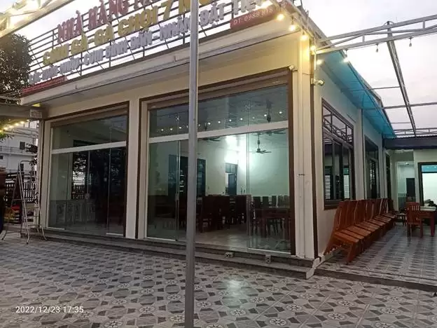 CỬA KÍNH THỦY LỰC – LỰA CHỌN VÀNG CHO HÀNG NGÀN NGÔI NHÀ MẶT PHỐ