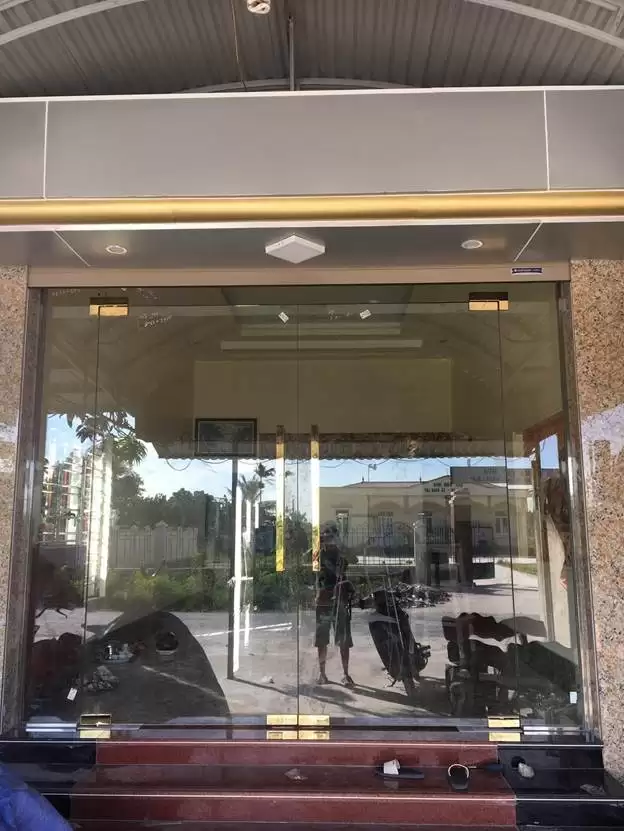 GIỮA “RỪNG” PHỤ KIỆN KÍNH, LÀM SAO CHỌN ĐƯỢC HÀNG CHẤT LƯỢNG?