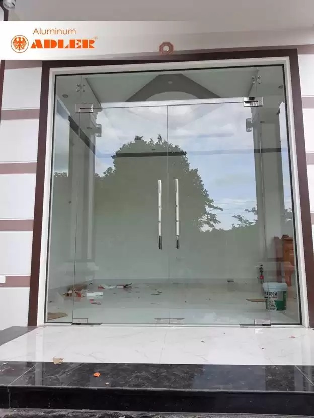 ĐÂU LÀ CHIẾC BẢN LỀ SÀN “QUỐC DÂN” ?