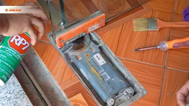 HƯỚNG DẪN 6 BƯỚC BẢO DƯỠNG BỘ CỬA KÍNH THỦY LỰC ADLER ĐÚNG CÁCH