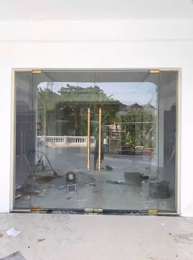 KHI NÀO NÊN CHỌN MẪU CỬA THỦY LỰC 4 TẤM 2 CÁNH?