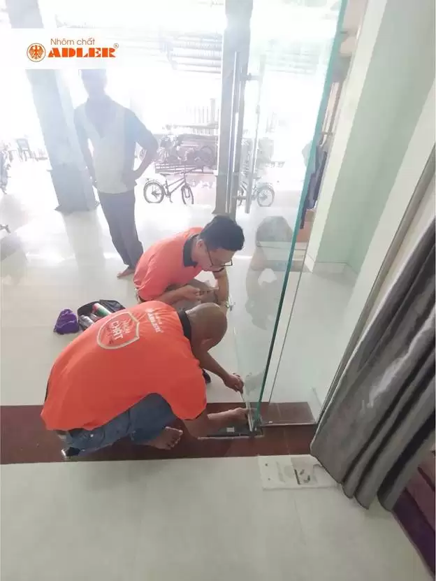 CỬA KÍNH CƯỜNG LỰC KHI NÀO CẦN THAY MỚI?