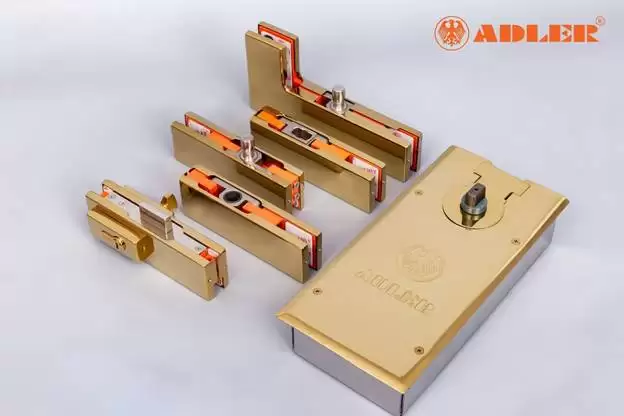 KẸP KÍNH ADLER – TINH HOA QUA TỪNG CHI TIẾT NHỎ