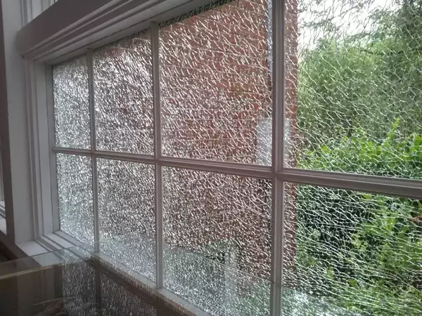 KHẮC PHỤC KÍNH CƯỜNG LỰC BỊ NỨT VỠ, NGUYÊN NHÂN DO ĐÂU?