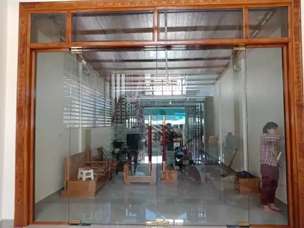 KHI NÀO NÊN CHỌN MẪU CỬA THỦY LỰC 4 TẤM 2 CÁNH?