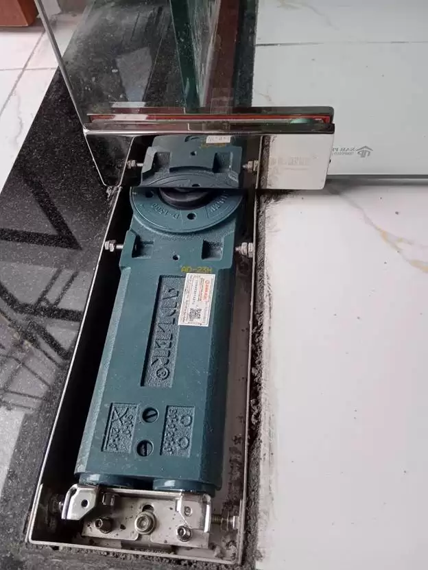 KHOÉT HỐ CHÍNH XÁC – BẢN LỀ VỮNG CHẮC