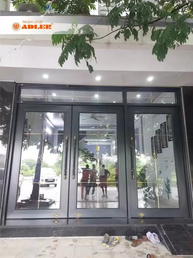 GIẢI PHÁP NÀO CHO NHỮNG NGÔI NHÀ TO VỚI NHỮNG BỘ CỬA LỚN?