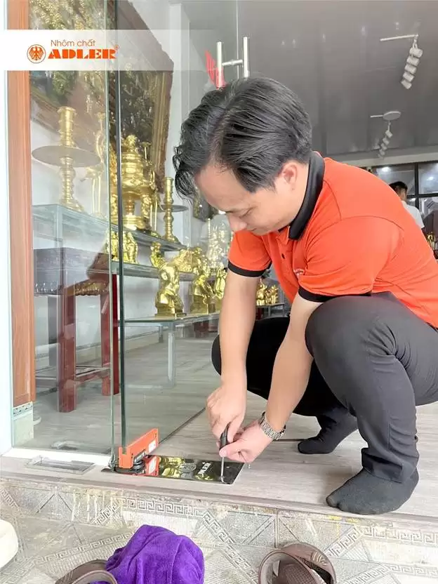 HƯỚNG DẪN 6 BƯỚC BẢO DƯỠNG BỘ CỬA KÍNH THỦY LỰC ADLER ĐÚNG CÁCH